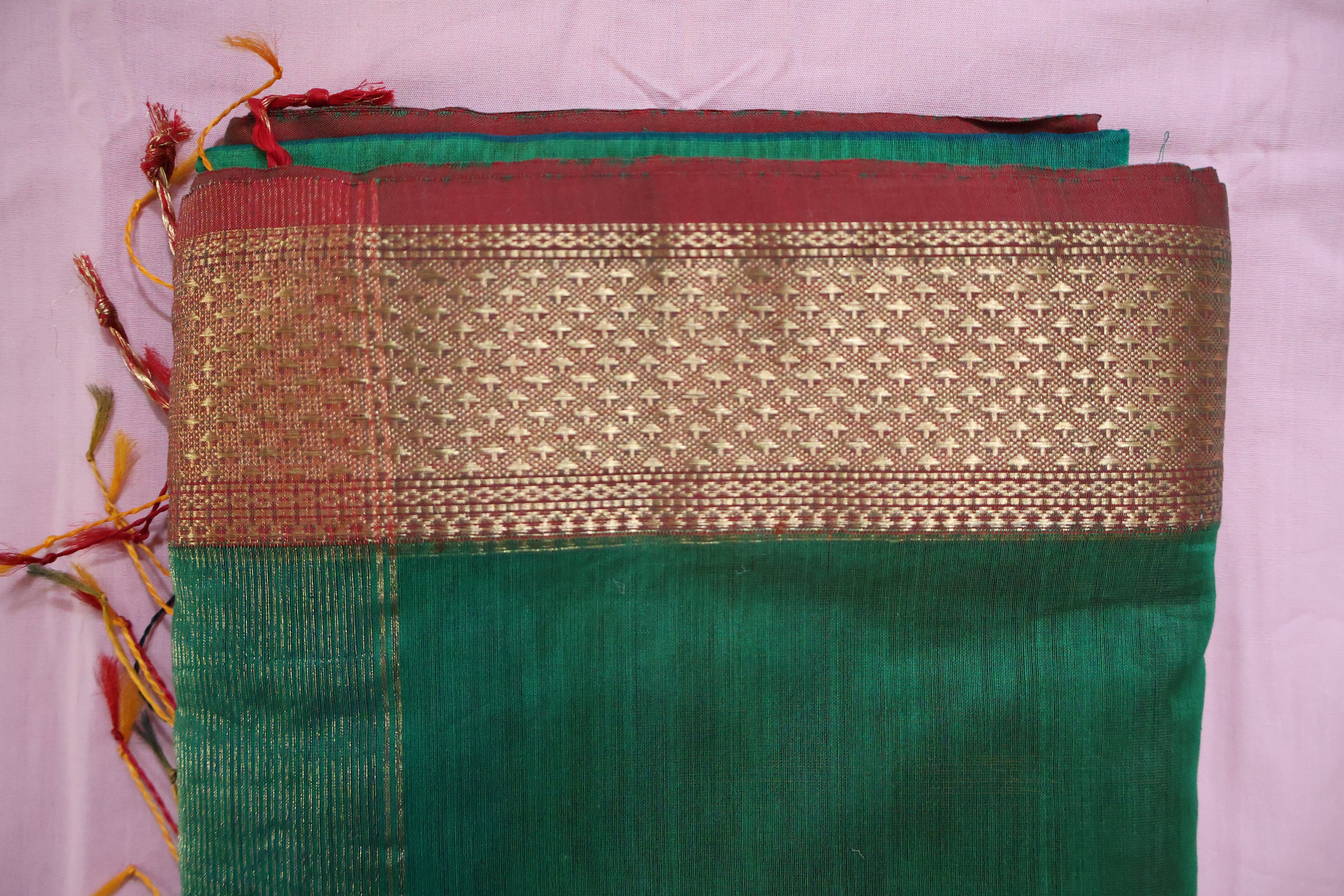 Emerald Green Maheshwari Silk-Cotton Saree with Diya Zari Border | Handwoven Elegance
