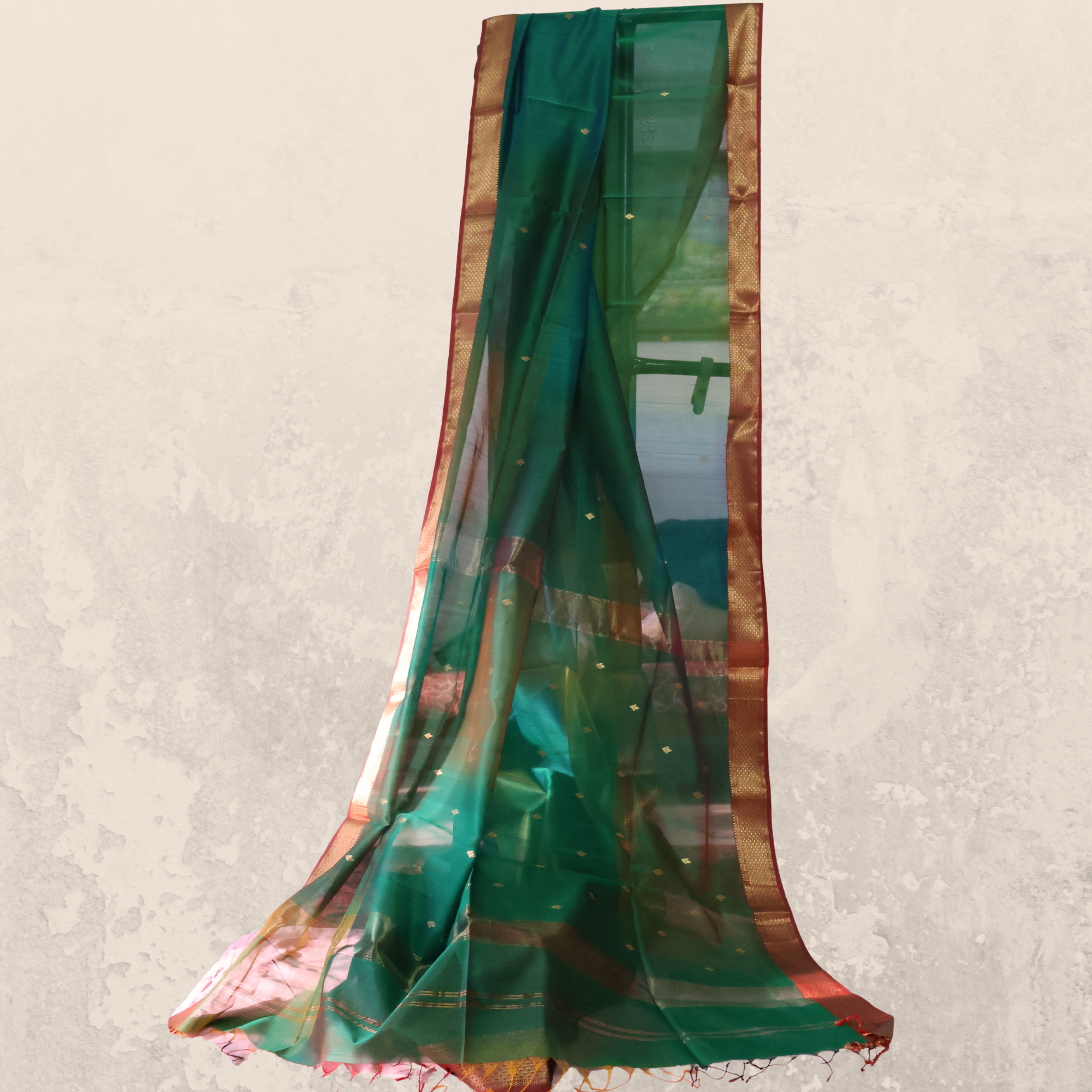 Emerald Green Maheshwari Silk-Cotton Saree with Diya Zari Border | Handwoven Elegance