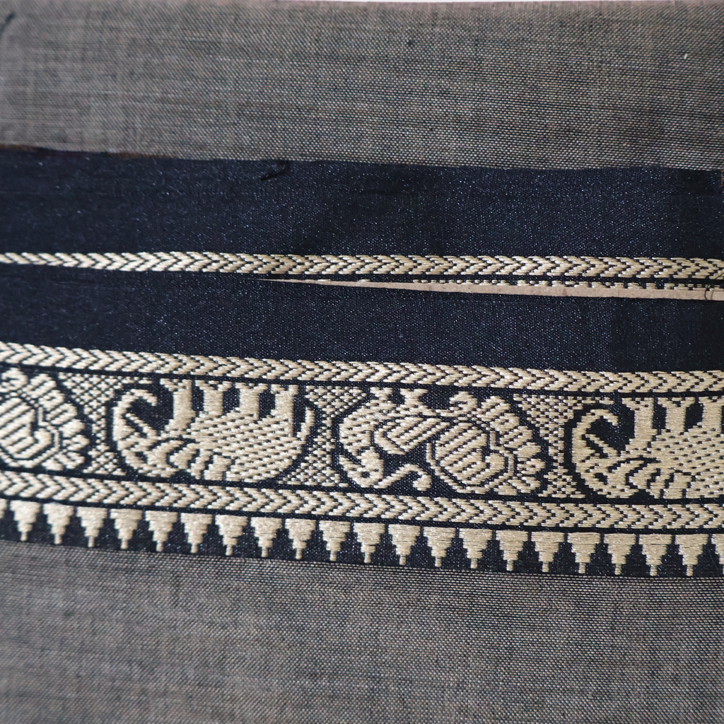 Charcoal Grey Handloom Narayanpet Cotton Saree with Traditional Contrast Border | Lightweight Everyday Saree