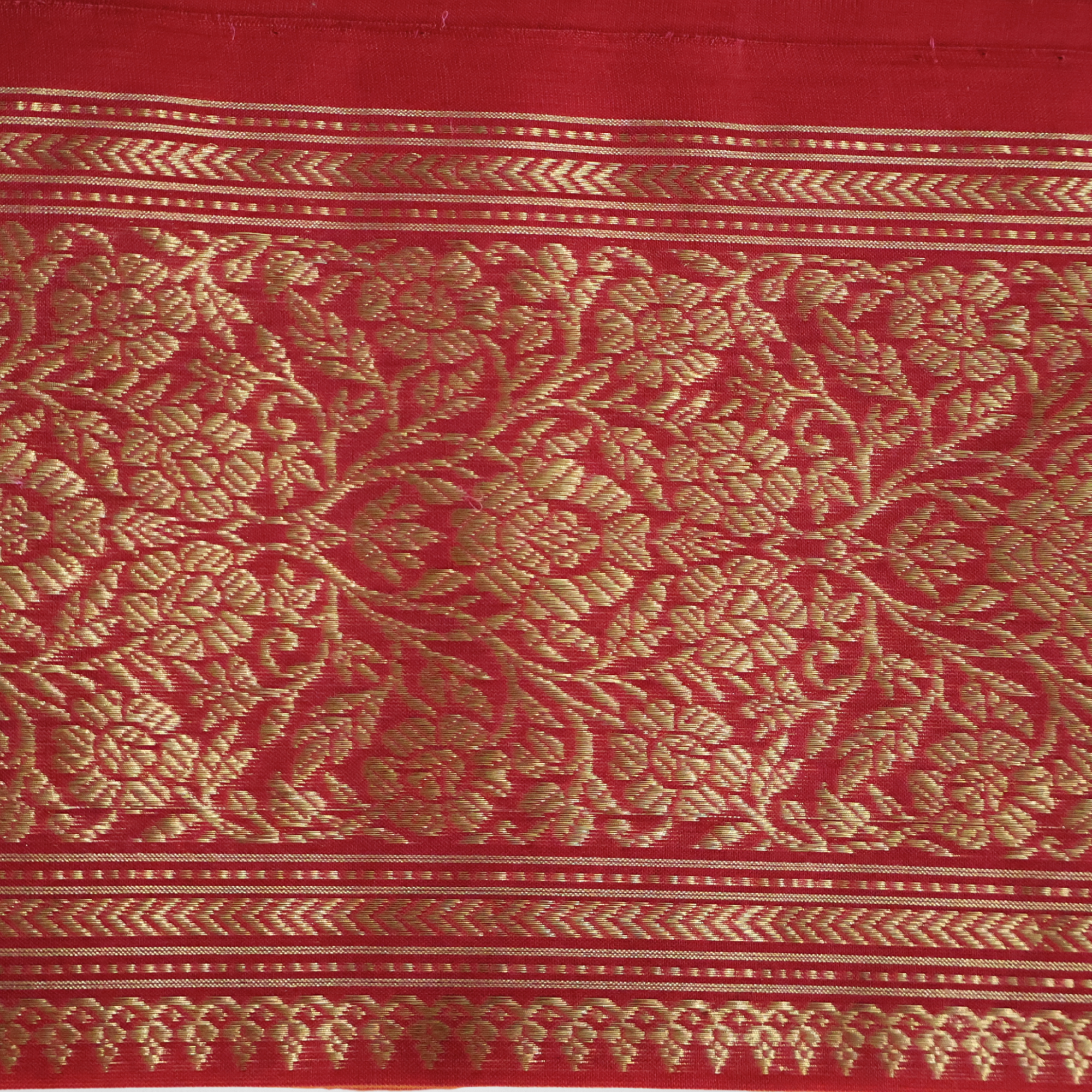 Dual-Tone Orange & Red Katan Silk Chanderi Saree with Nakshi Jaal Border and Silver–Gold Zari Motifs