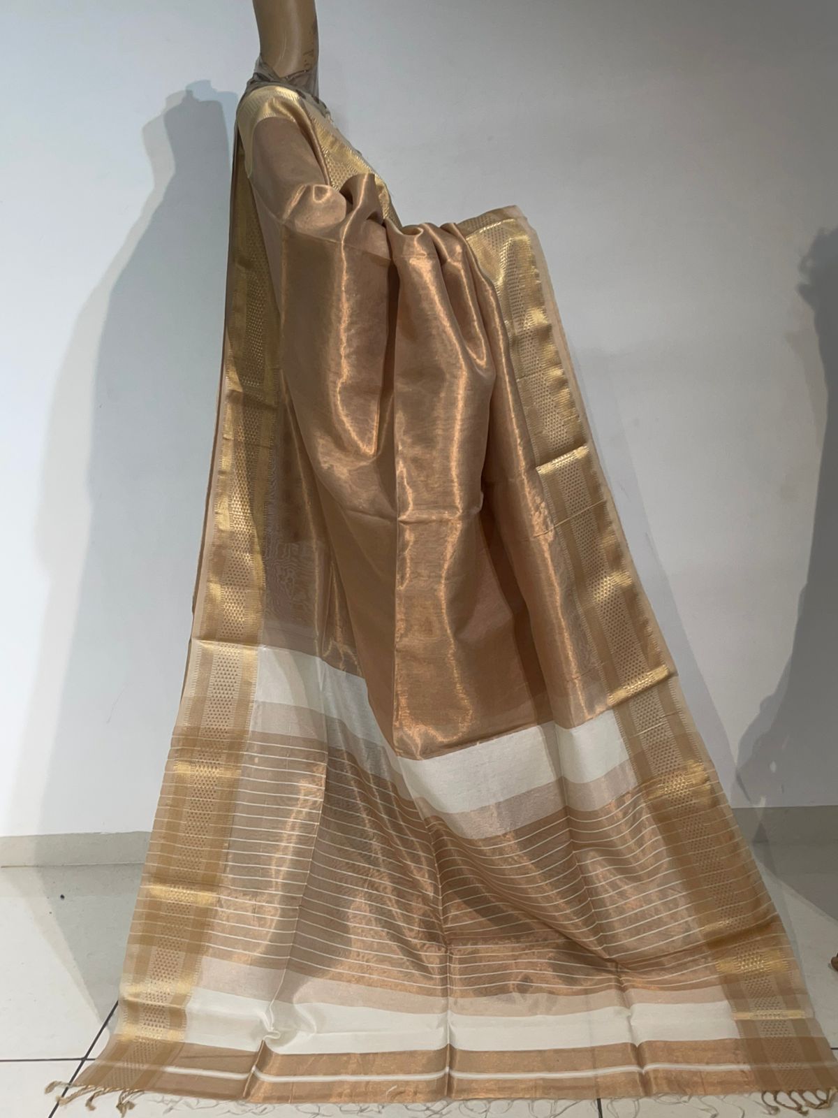 Pastel Gold Tissue Saree in Maheshwari Weave | Lightweight Handloom Elegance